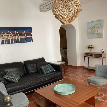 Aig 63 - Grande Maison De Village Avec Wi-fi - - 13 Personnes Villa Gruissan
